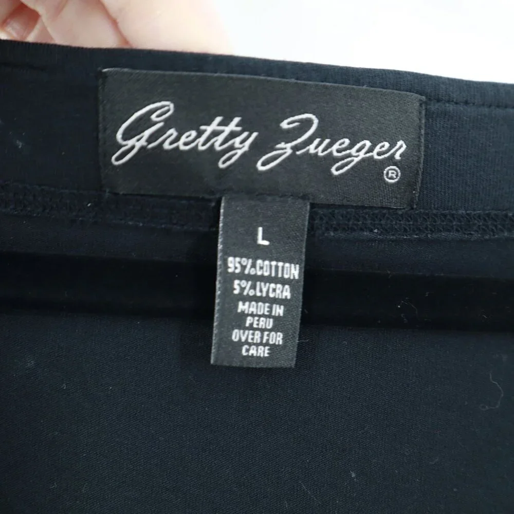 Gretty Zueger stylish black